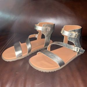 UGG: Metallic Gold Strapped Sandal (Size: 8.5)